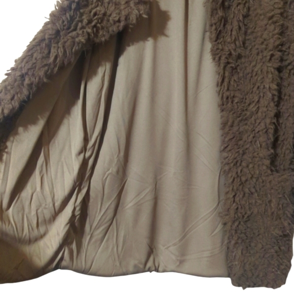 HYFVE Shaggy Faux-Fur Coat W/ Pockets - Picture 6 of 6